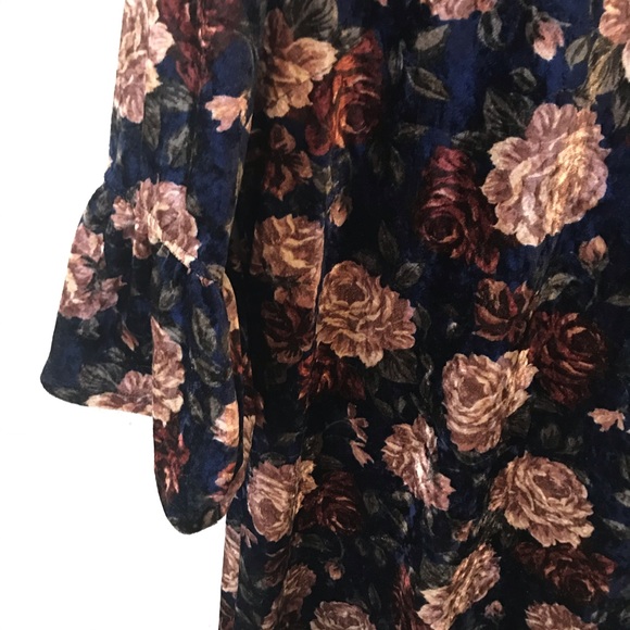 Velvet dress in a vintage navy floral print - Picture 2 of 3